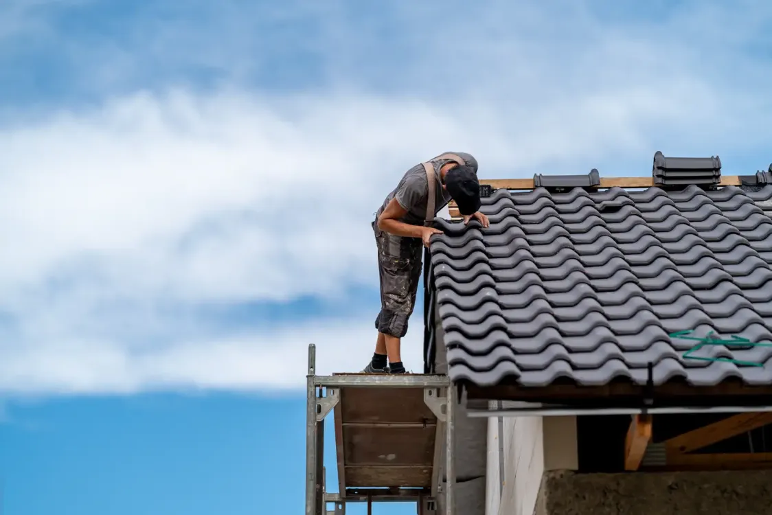 Roof repair service